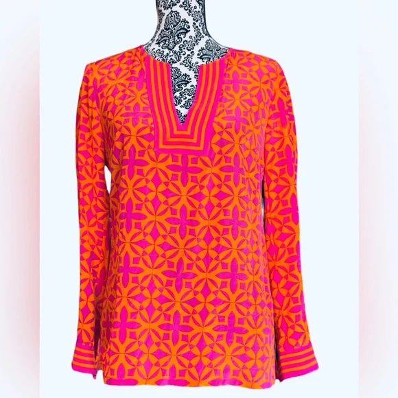 Trina Turk 100% Silk Blouse - Picture 2 of 9